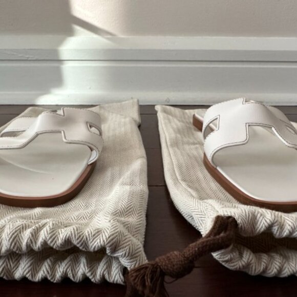 NEVER WORN Hermes Oran White Sandals - Picture 3 of 8